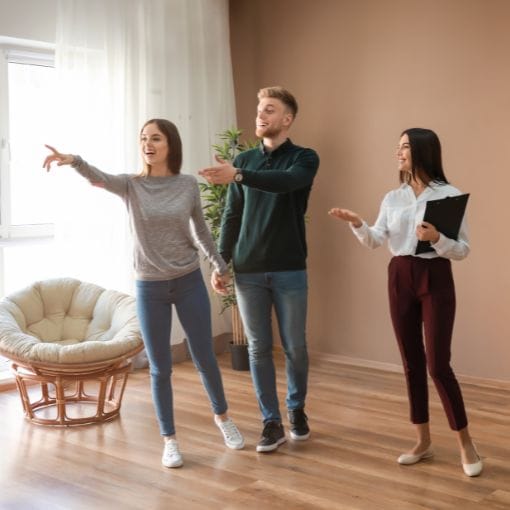 قسم خدمة العملاء في شركة "نيو هوم"