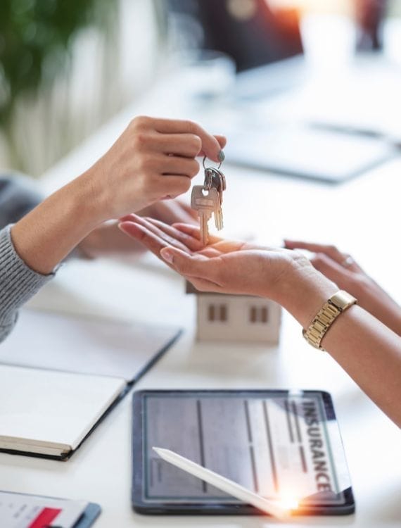 نحن في التطوير العقاري نقدم خدمات الوساطة بكفاءة عالية واحترافية.