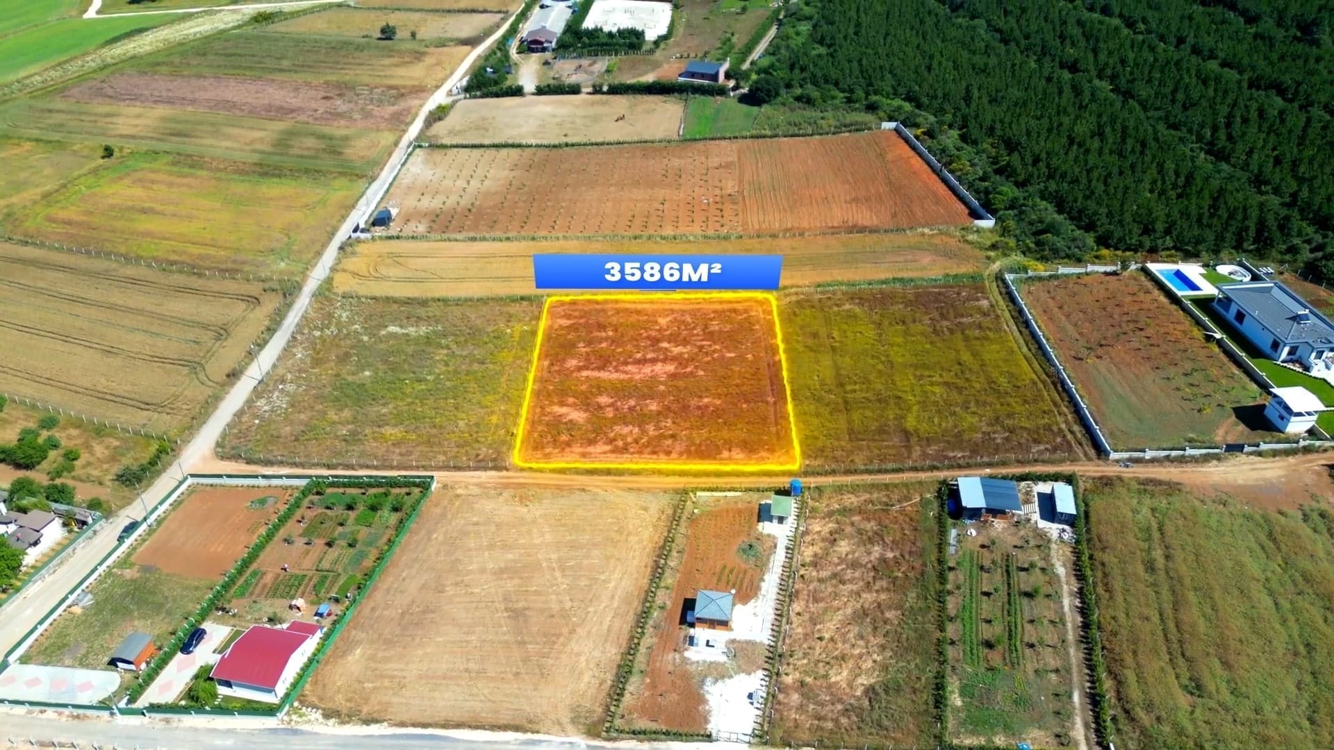 أرض رائعة للبيع في إسطنبول جاتلجا 3586 متر مربع